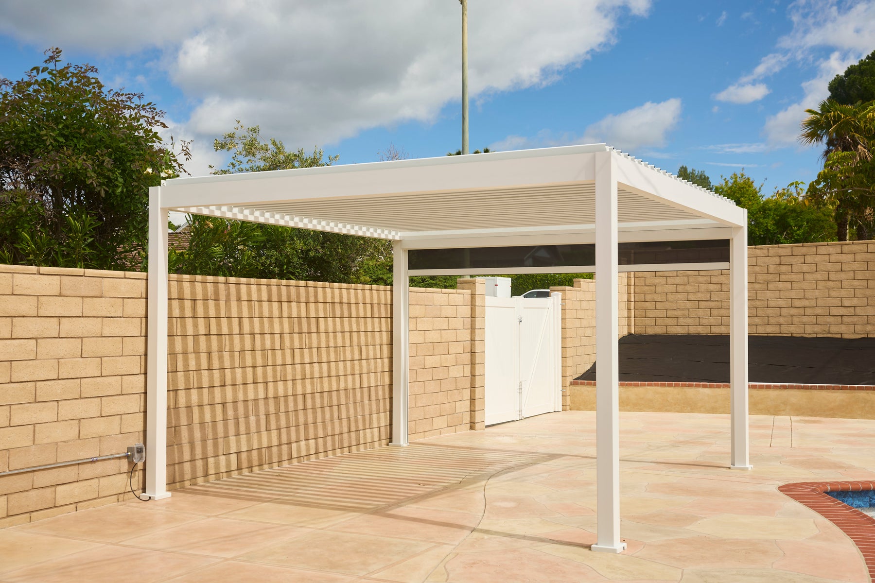 Pergola Glendale CA: Complete Guide to Motorized Outdoor Living in the Jewel City