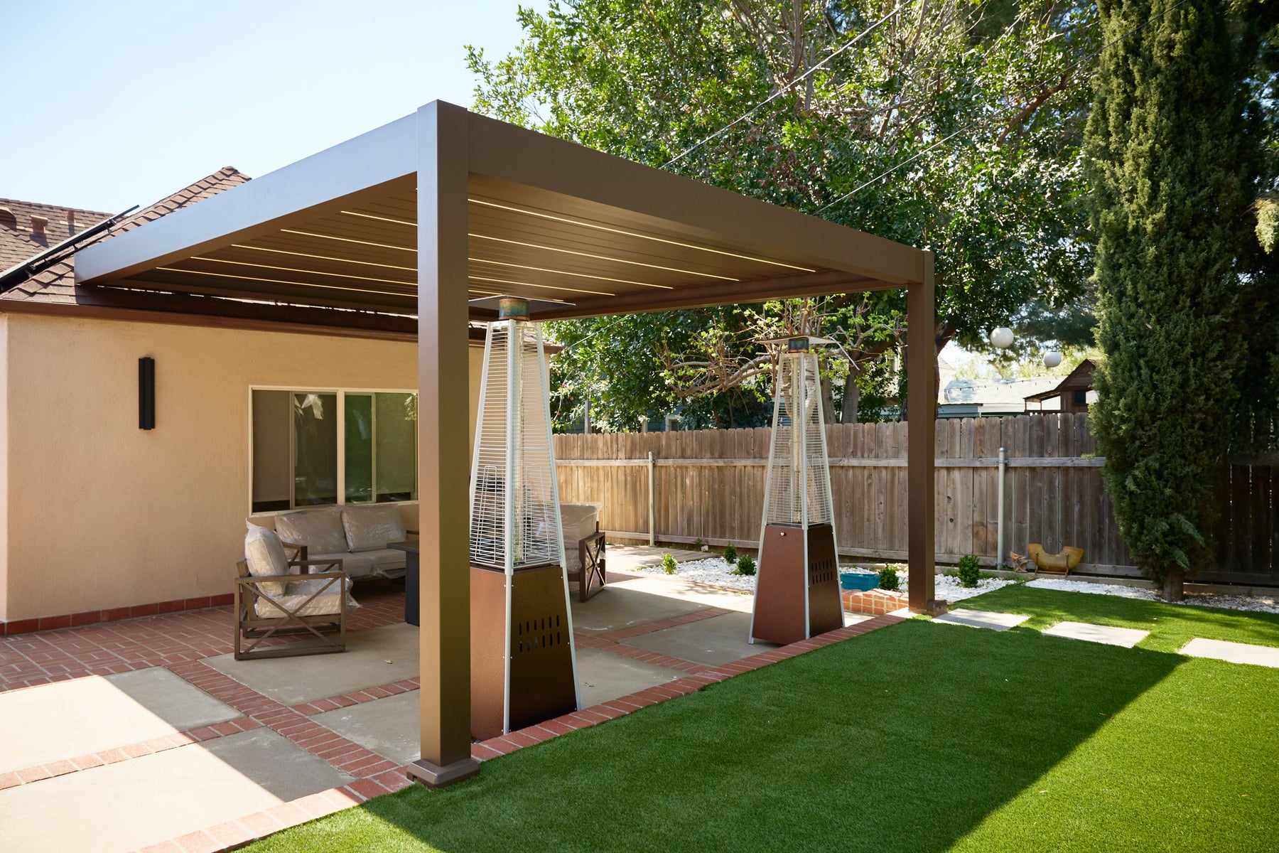 Louvered Pergola: Mastering Dynamic Outdoor Climate Control