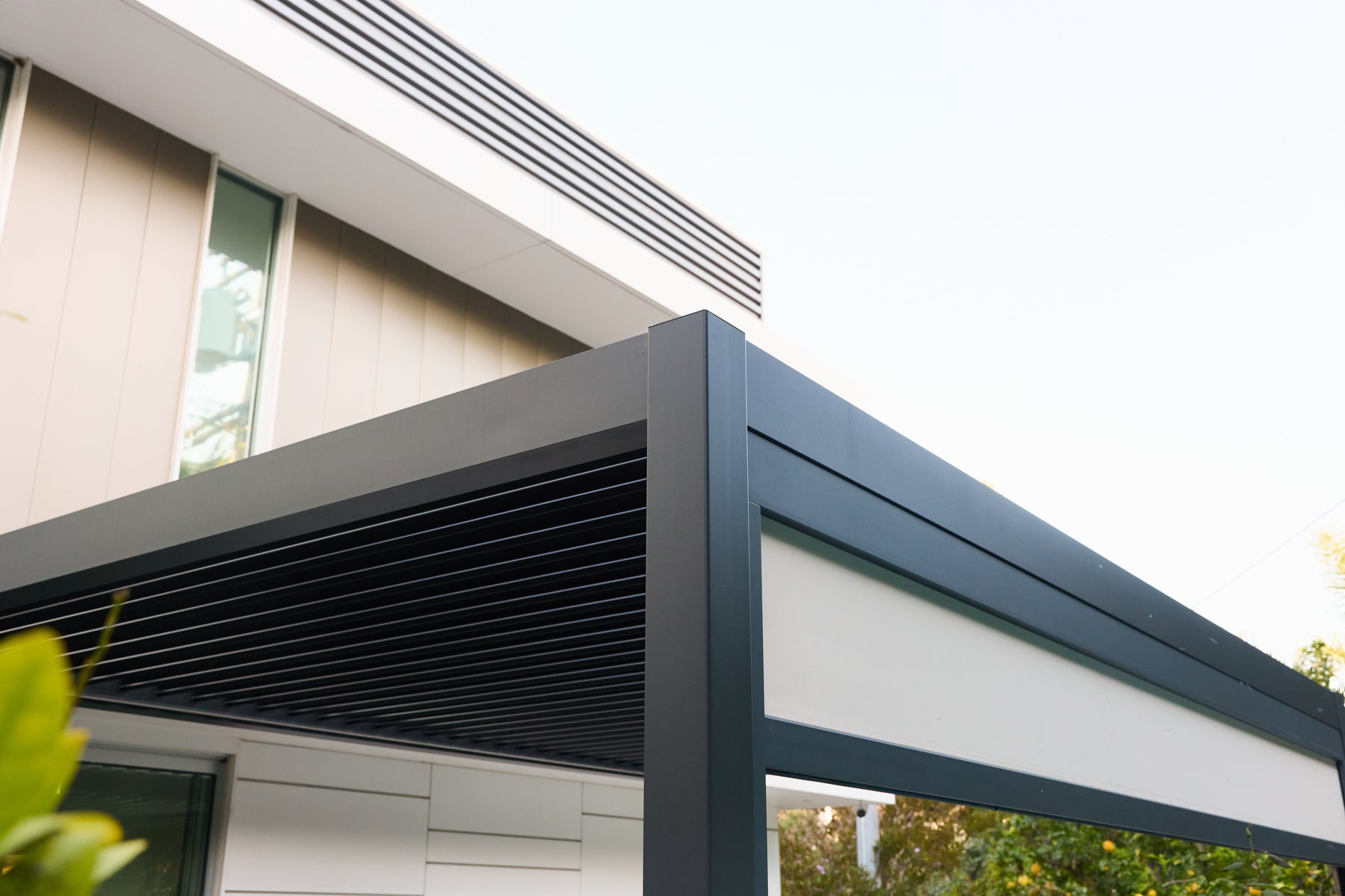 Pacific Palisades Luxury Home Staging: Premium Aluminum Pergolas Generate $280K-$650K Property Value Increases Through Resort-Style Outdoor Living Visualization 2026 - pergolacave