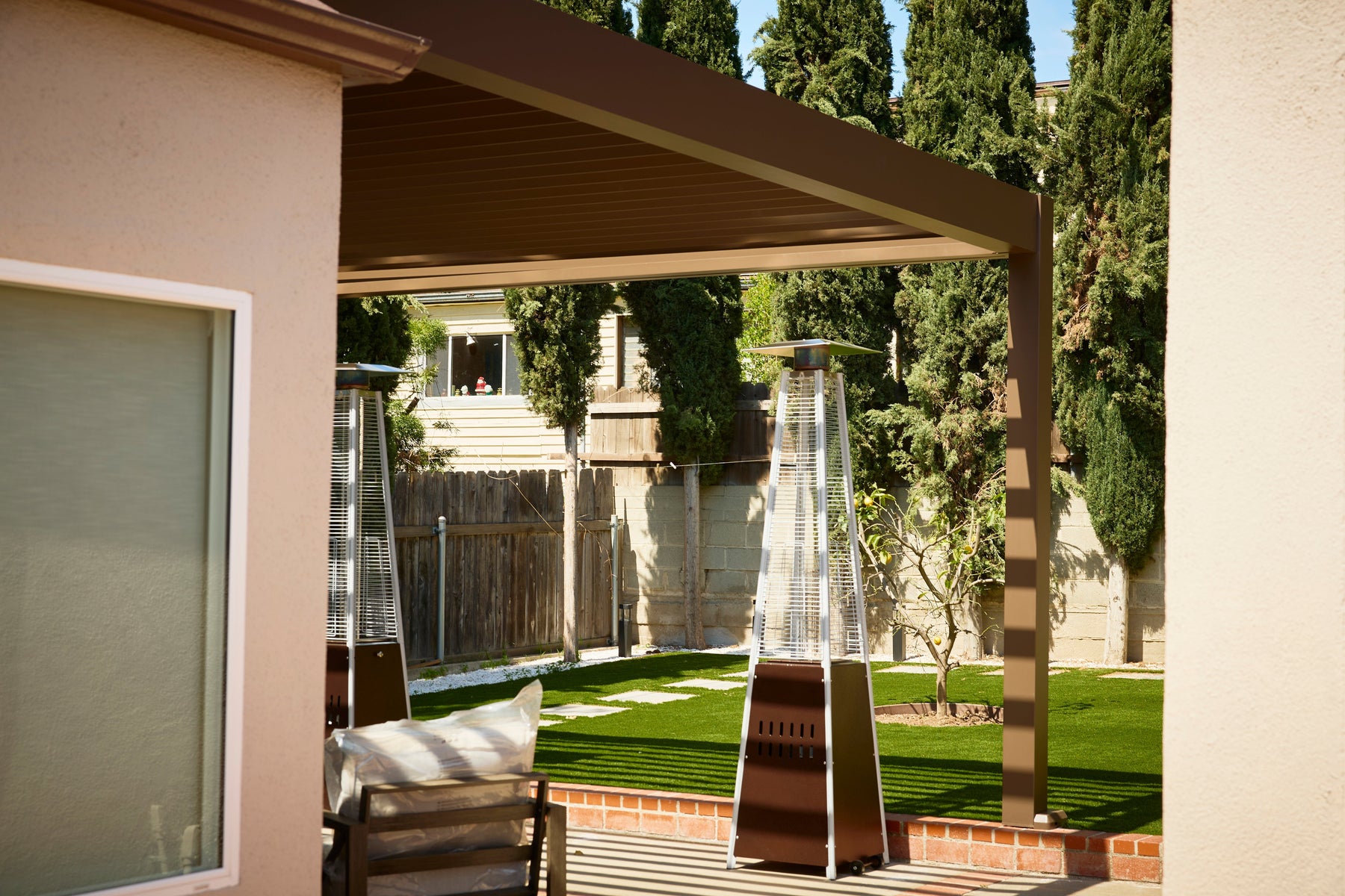 Resort Shade Structure: Luxury Resort Outdoor Solutions for Los Angeles - pergolacave
