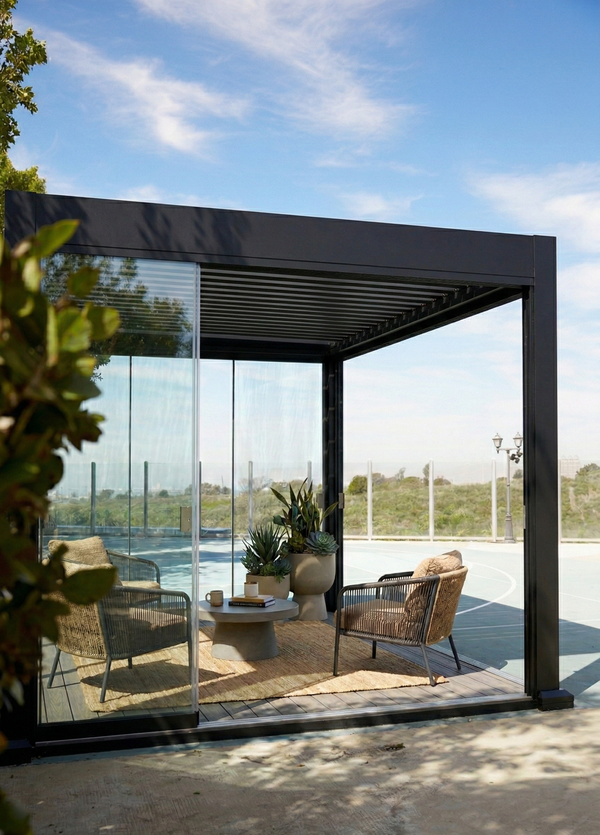 Black pergola 10'x10'